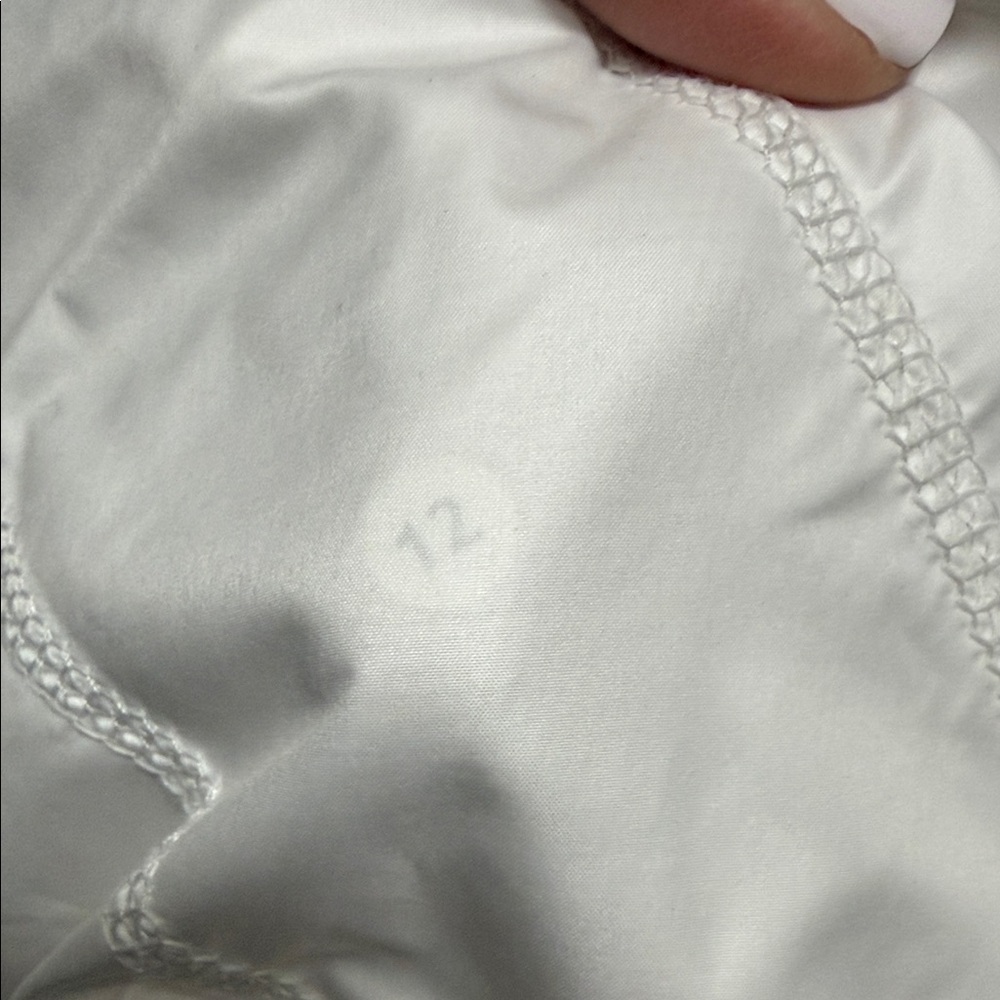 Lululemon Women's Quilted White Vest - Picture 11 of 11